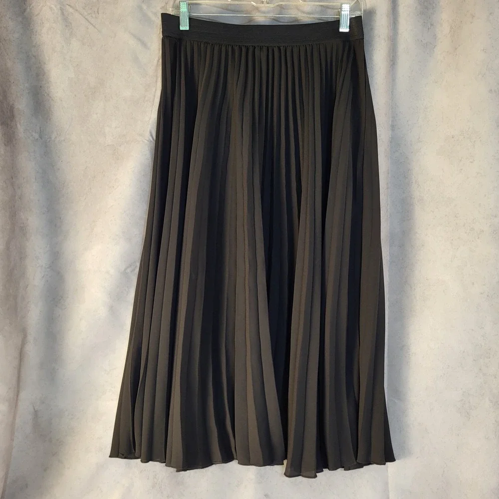 Vince Camuto L Black Sheer Pleated Skirt 32.5